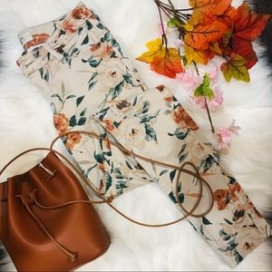 American Rag floral skinny pants 🍂